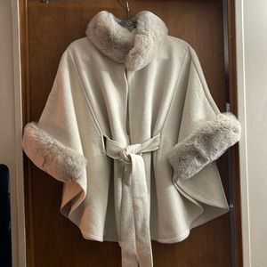 Winter cream Shaw with fur